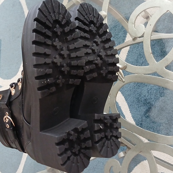 Wild pair nwot combat boots - Picture 4 of 5